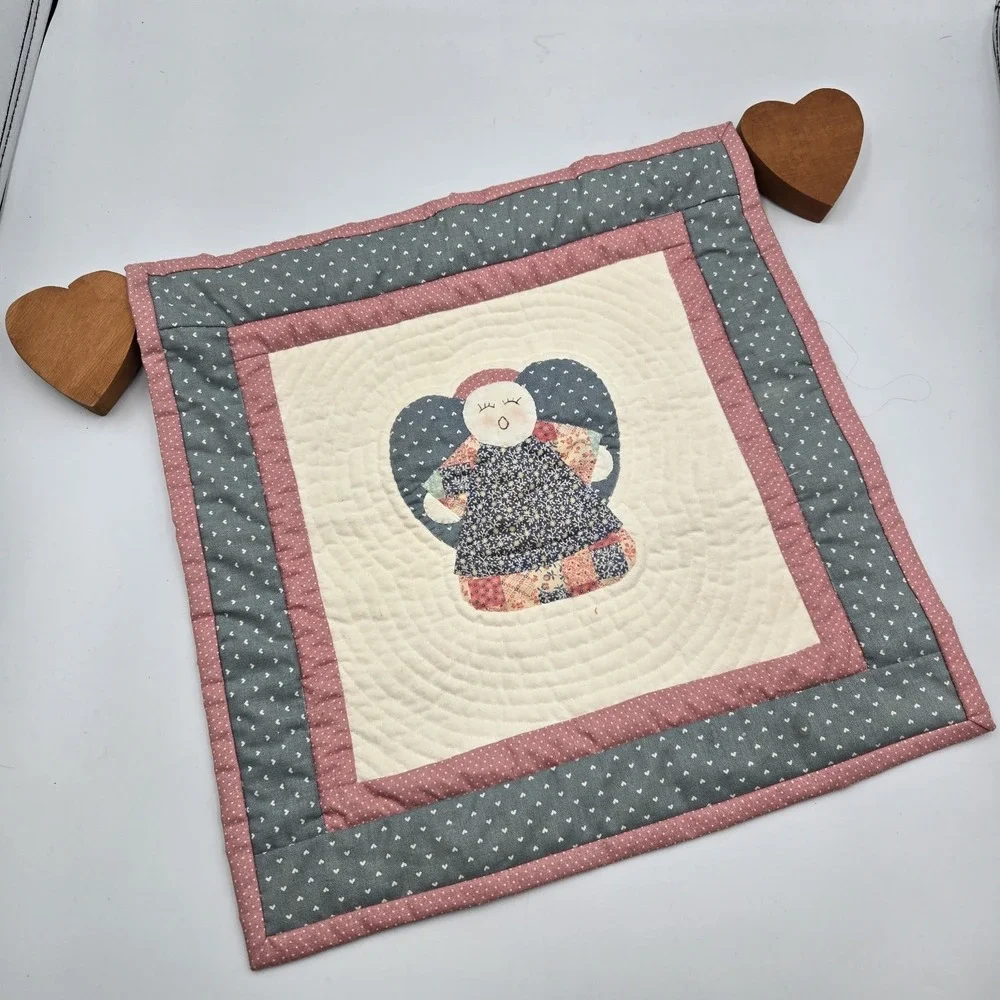 Vtg 92 Handmade Quilt Square‎ Hanging Wood Heart Wall Mount Cottagecore Granny